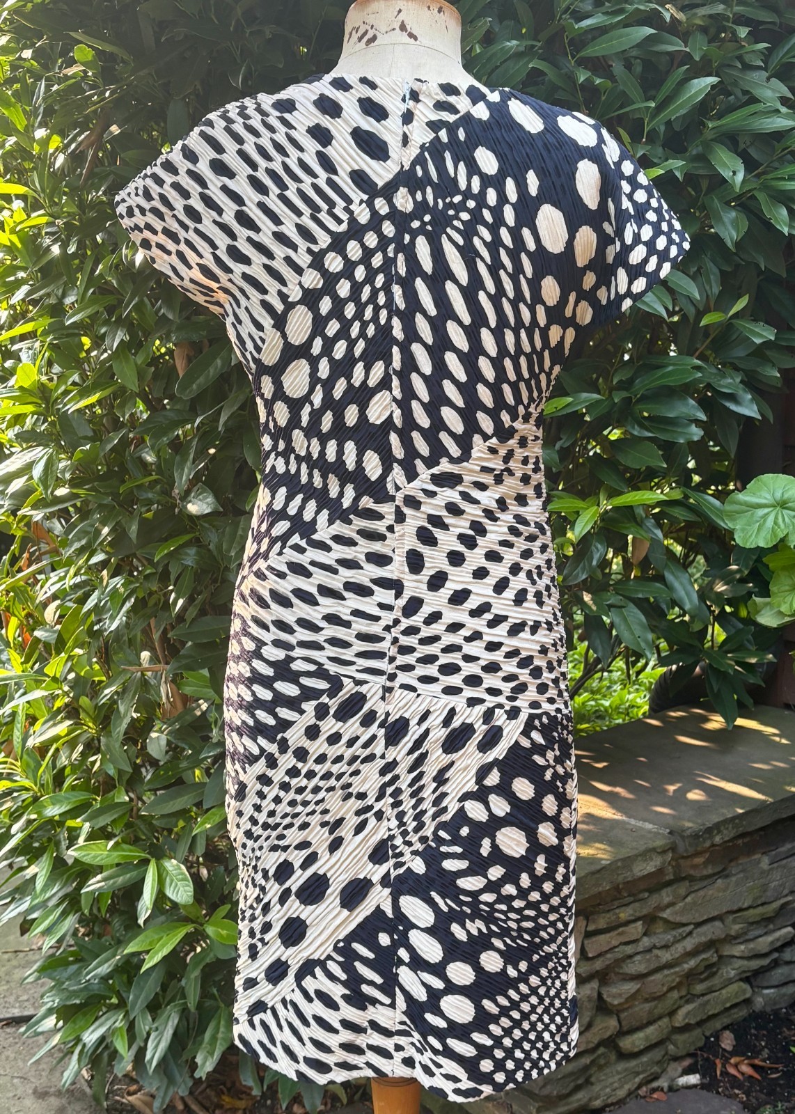 FONTANA DRESS vintage ITALY Veneziano BLACK WHITE POLKA DOTS body con ruched 44