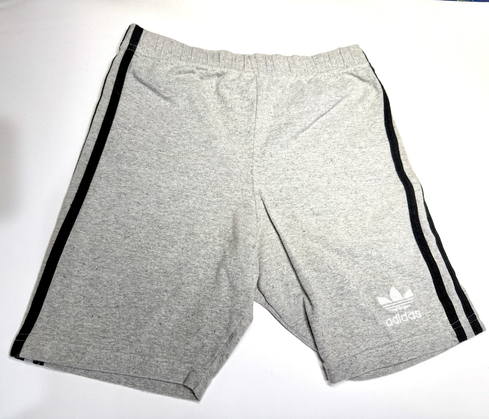 Vintage 90s adidas Originals Women’s Bicycle Shorts Gray 3-Stripe Trefoil M