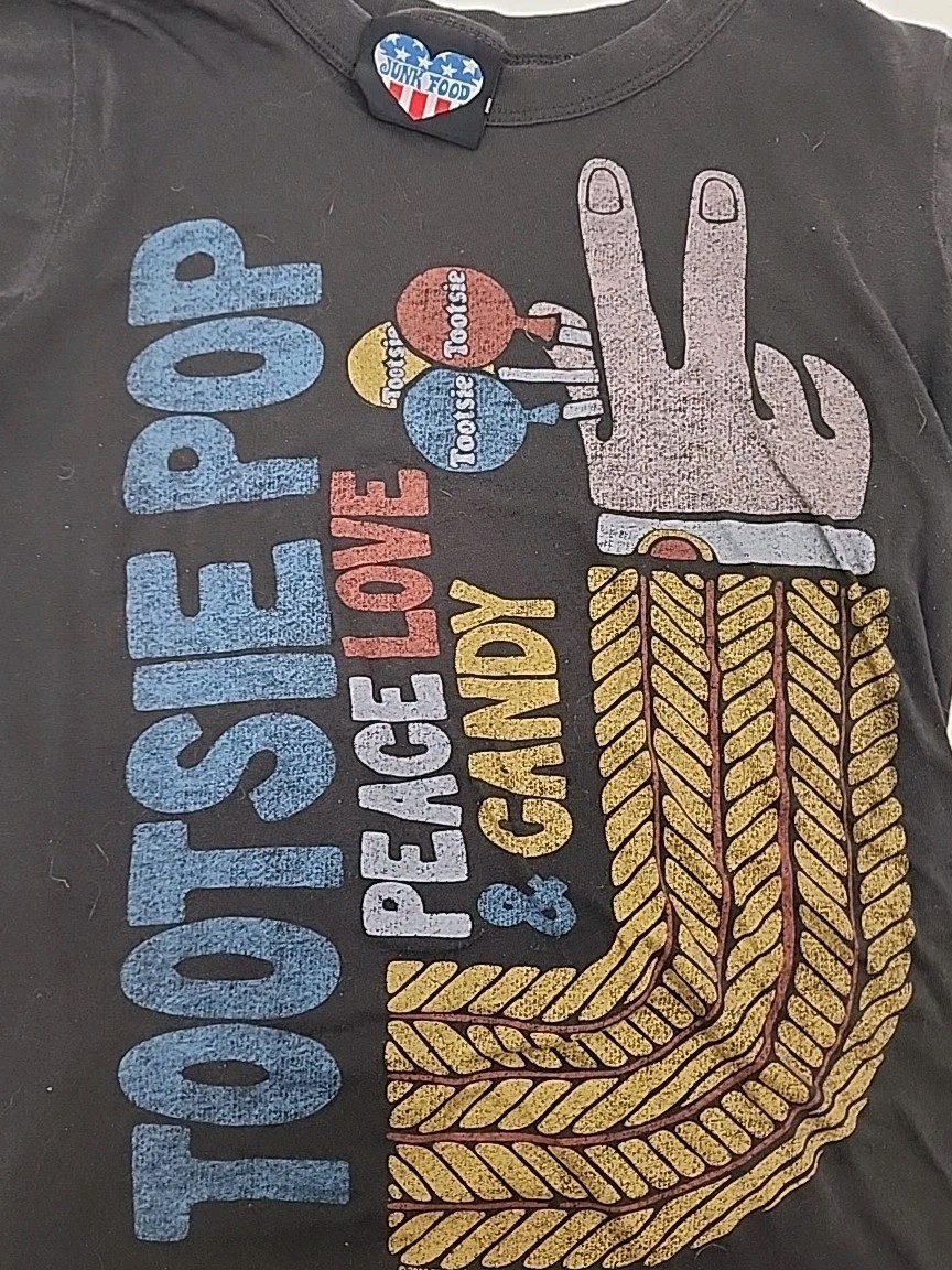 VTG Junk Food T-Shirt Tootsie Pop Peace Love & Candy, Size Small. | 104