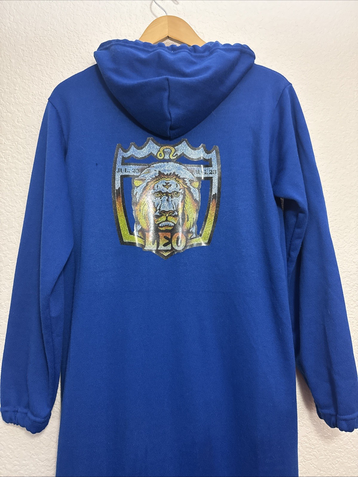 ROBE Leo Zodiac Hoodie Zip up Blue Lion Graphic Long Sleeve Size L NWOT w flaw