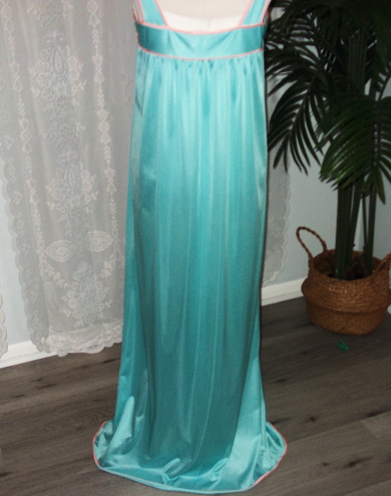 Sm.-Med.”Diane Von Frostenberg” 2 tone,Aqua blue,pink trim,long vtg. nightgown