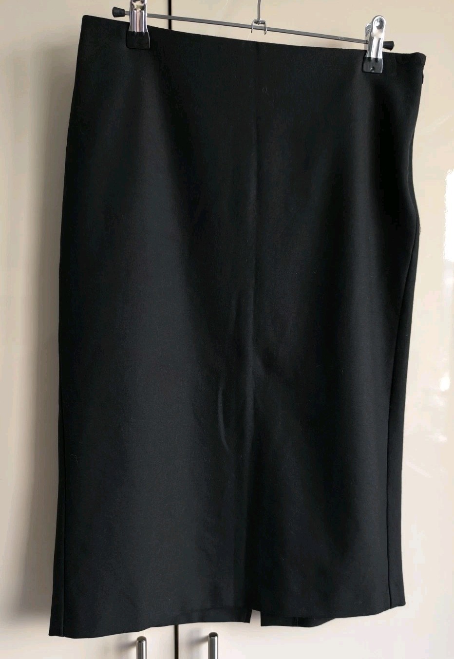 Black vintage pencil skirt by Benetton, viscose /polyester, size 40, Italy