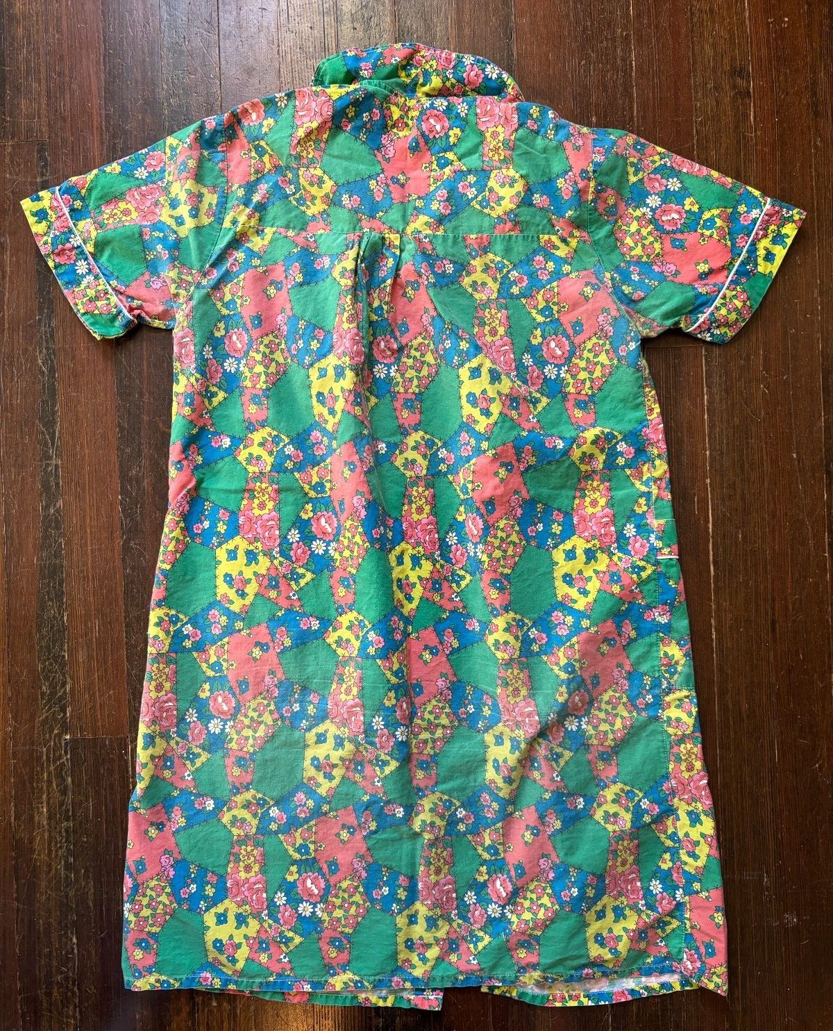 VTG 70s Handmade Muu Muu Floral House Dress, Overall Pattern Pocket Snaps