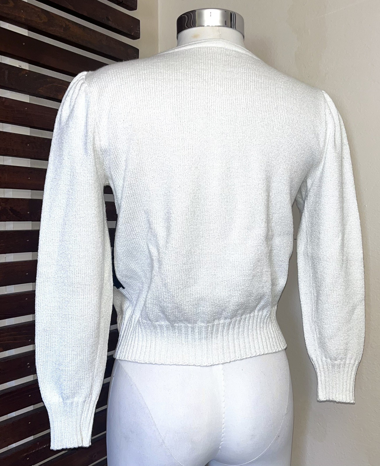1970s 1980s 70s 80s Vintage Cream Fuchsia Pink & Black 3/4 Sleeve Sweater