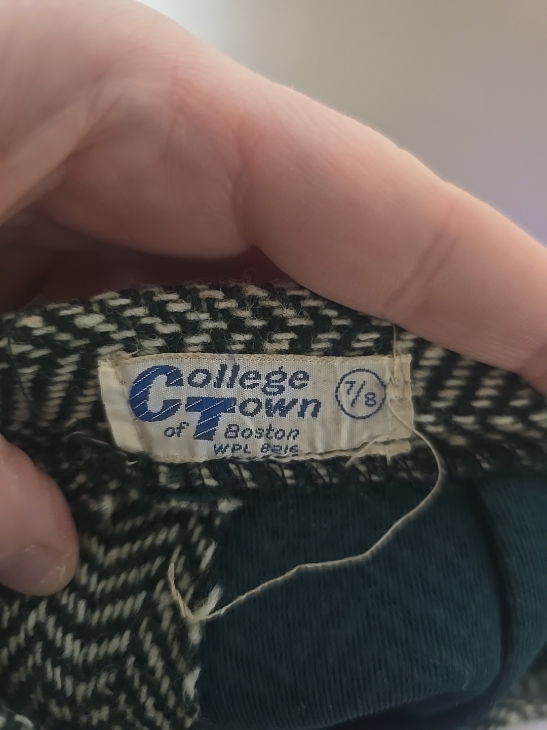 Vtg 1970s College Town Academia Green Herringbone Wool Shorts Womans Size 7/8