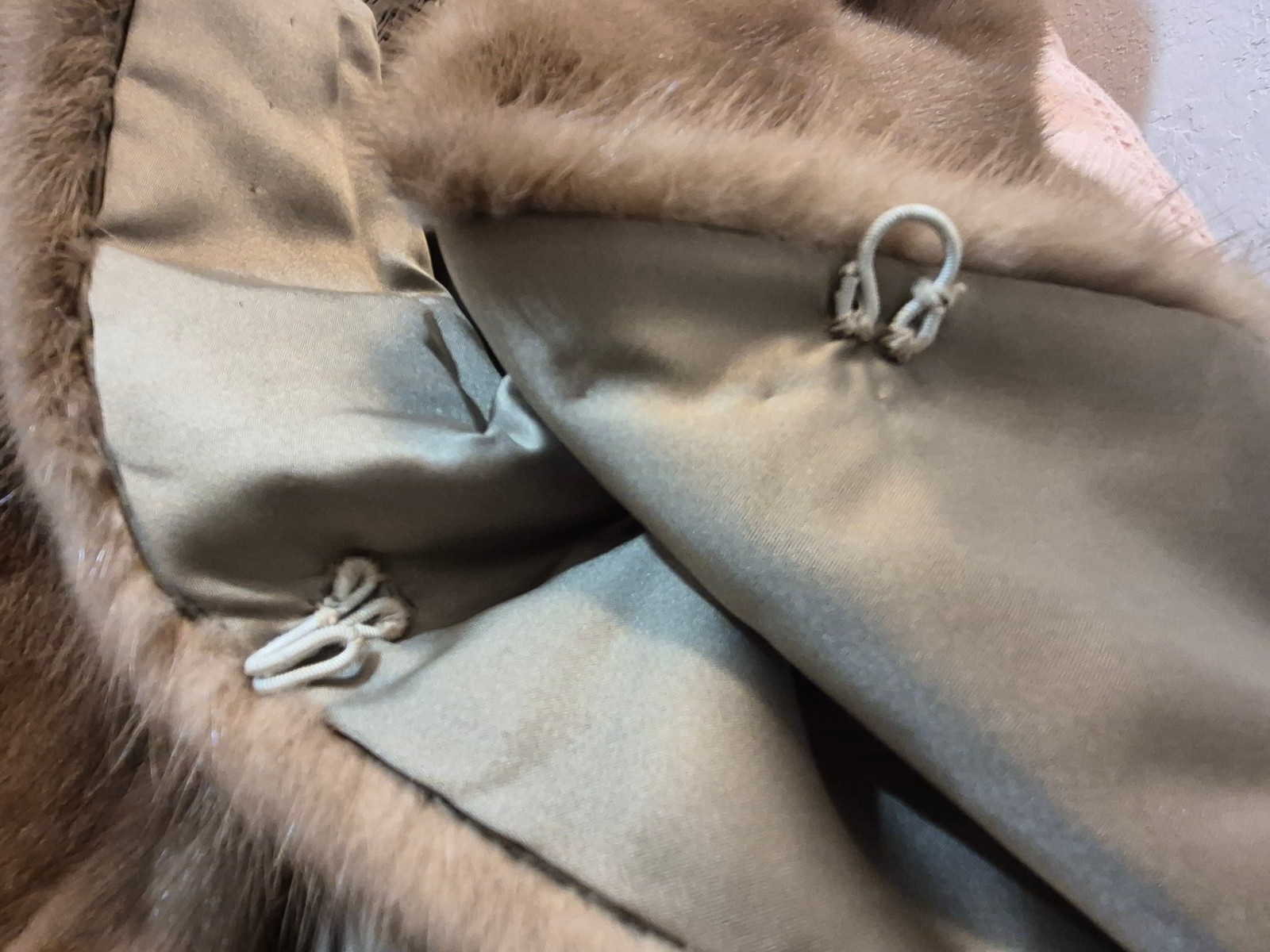 Vintage Evans Furs Macy’s Pastel Mink Fur Cape Stole Capelet Pockets