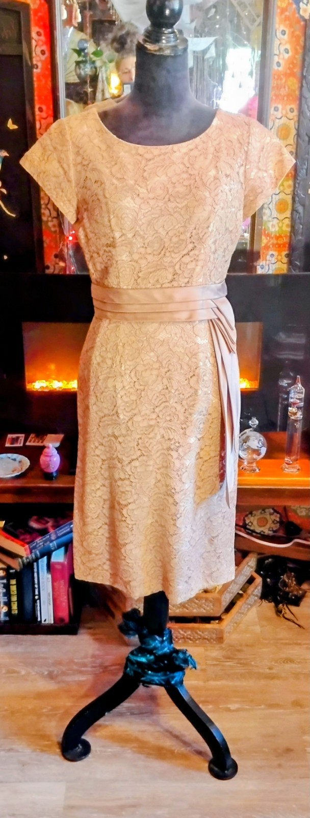 vintage dresses 1950s medium