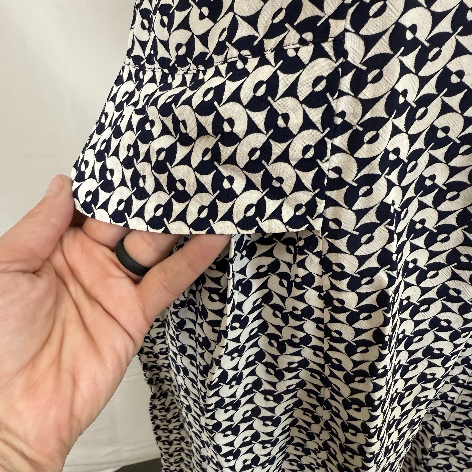 Vintage 70’s Womens Midi Dress Geometric Print Navy & White V-Neck *READ