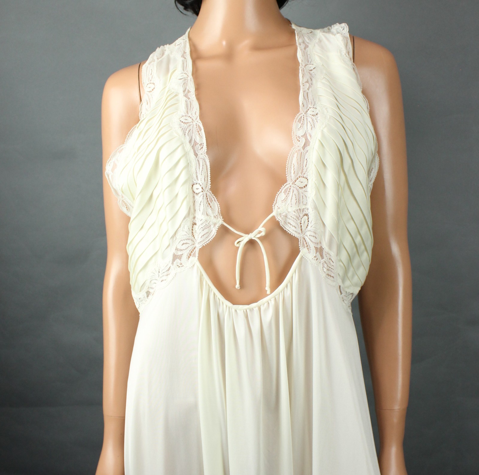 Lily of France Vintage Nightgown Sz M L Long Ivory Sleeveless Deep Plunge Neck