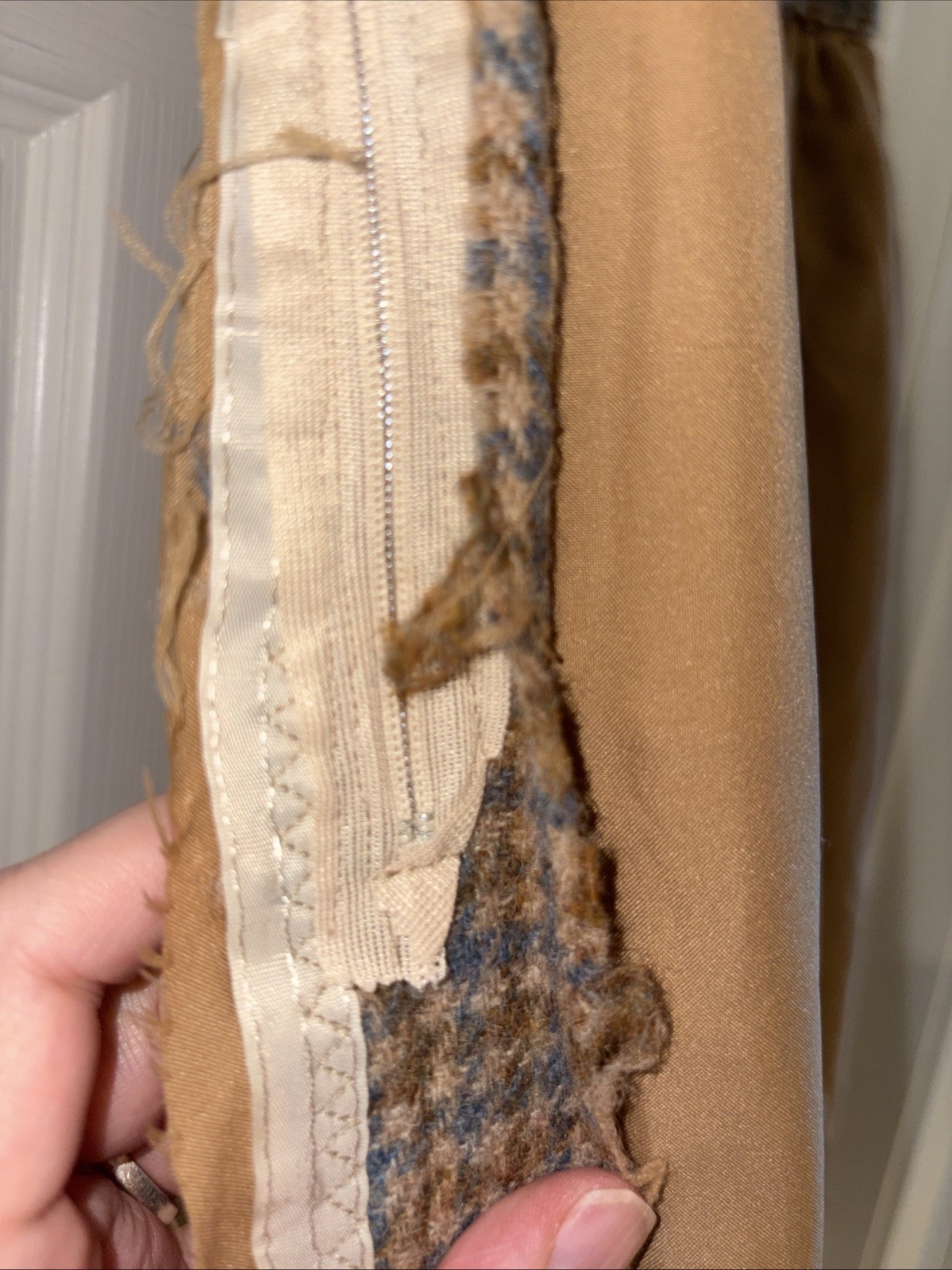 Vintage Handmade Wool Blend Tweed Skirt Blue Tan Houndstooth Lined 26 Waist