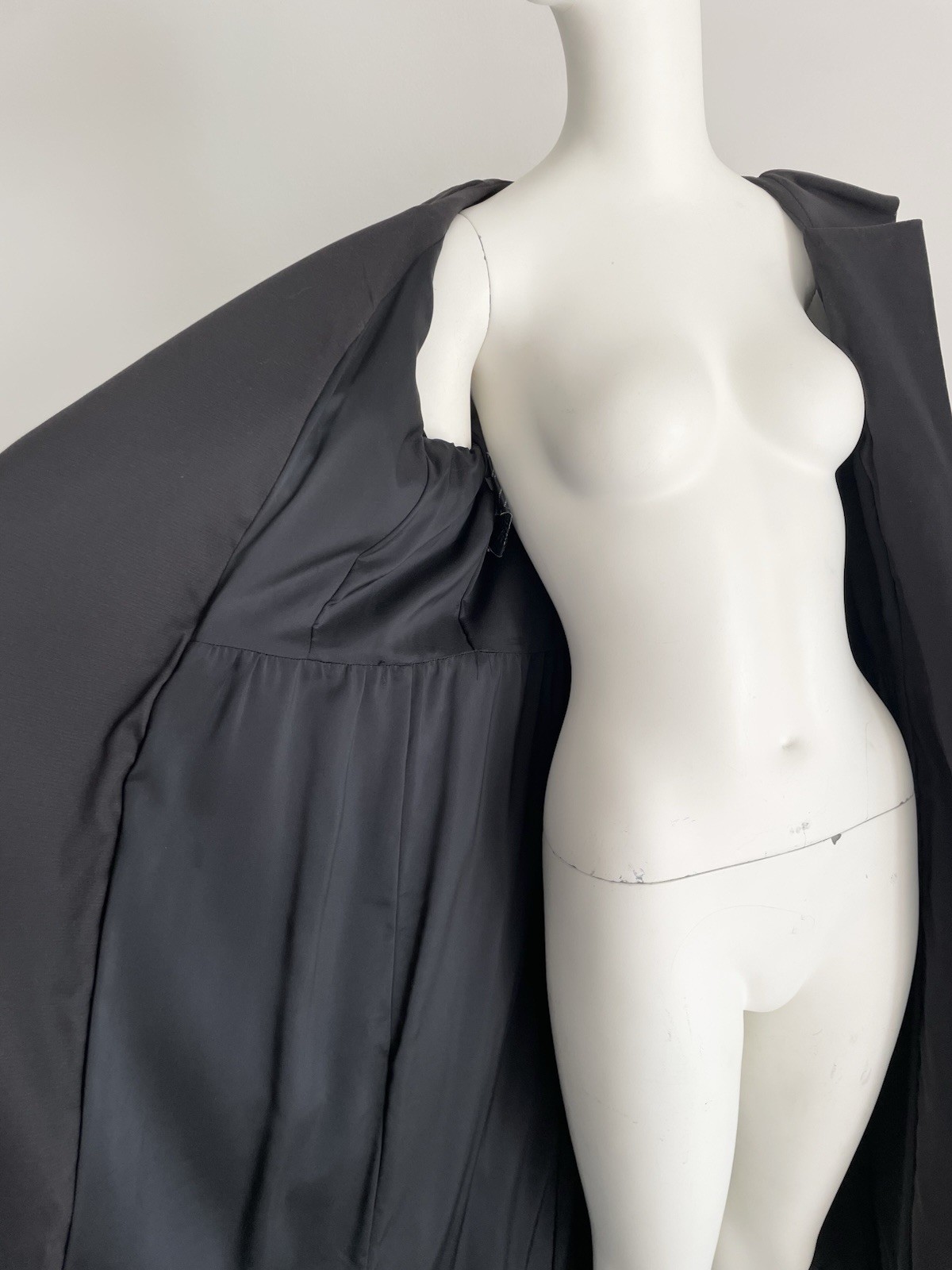 Prada Fall 2008 Runway Look #2 Coat Long Black Ruffle Women’s Size 44 Designer