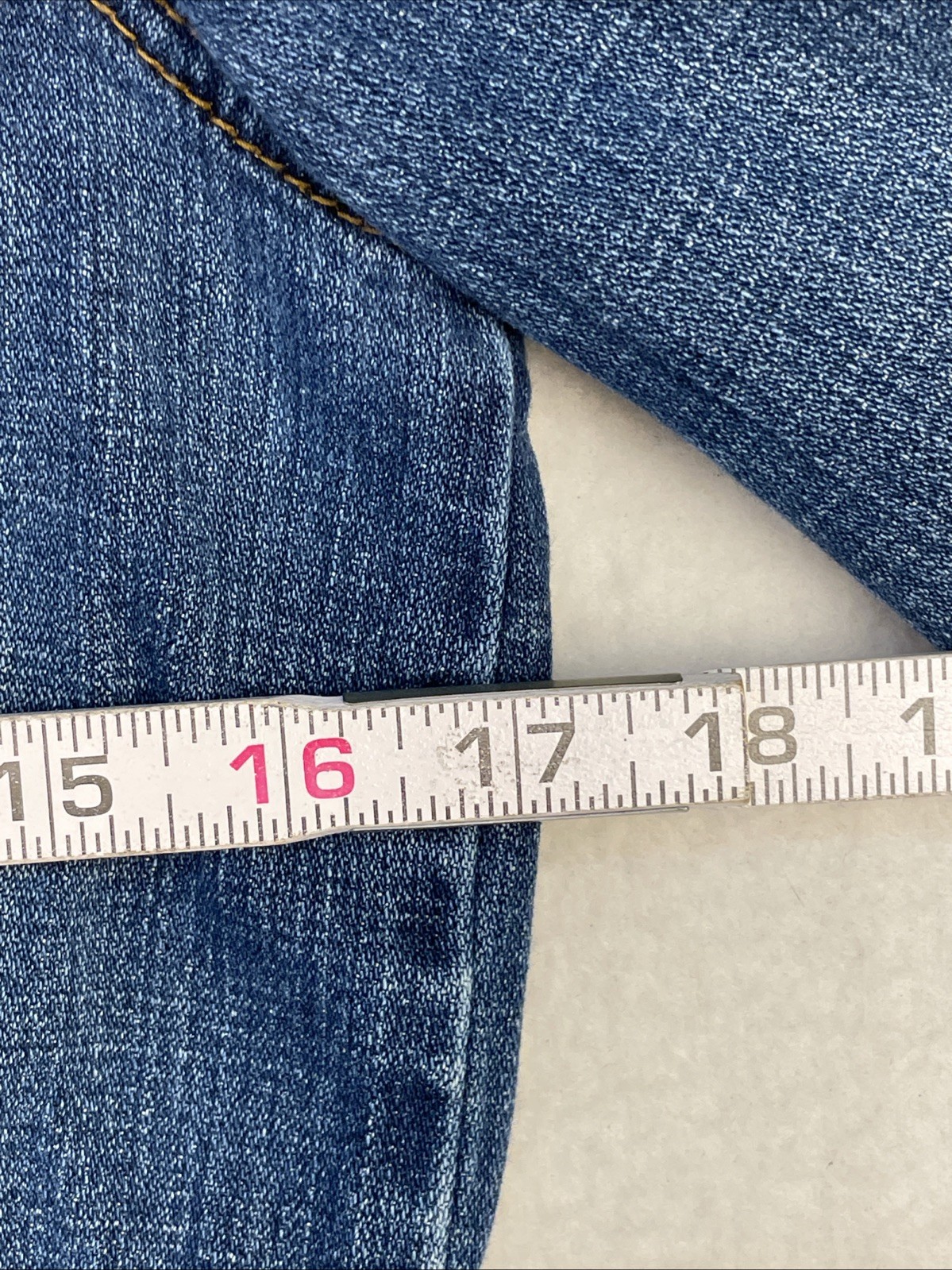 Levi’s Blue Denim Jean Jacket Fitted Cropped Size Medium Women EUC