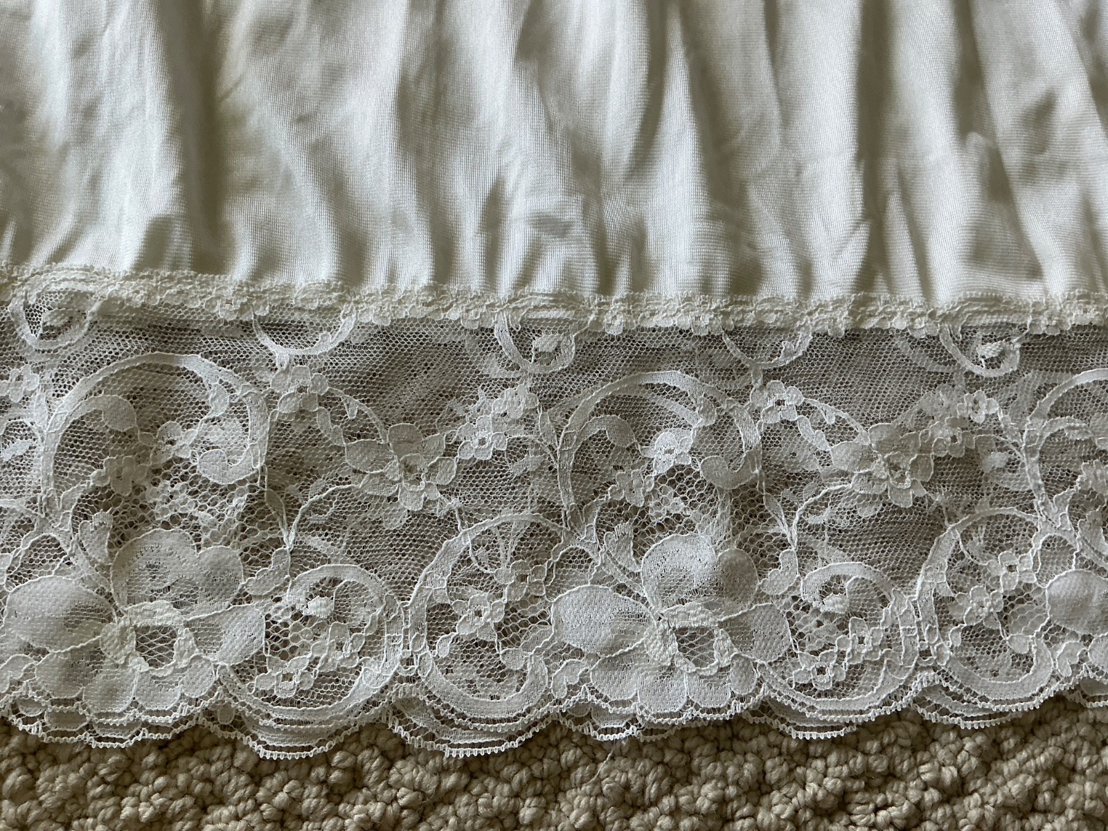 Vintage Kayser Ladies’ Full Slip Lacy Size 38 NWT