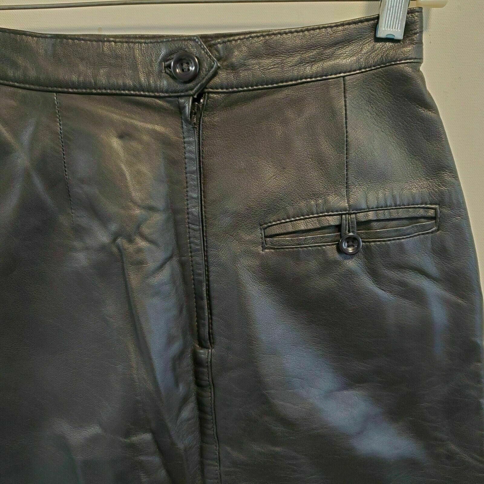 Vintage Black Leather Skirt 8 Straight Pencil Lined Pocket Mob Wife Old Money