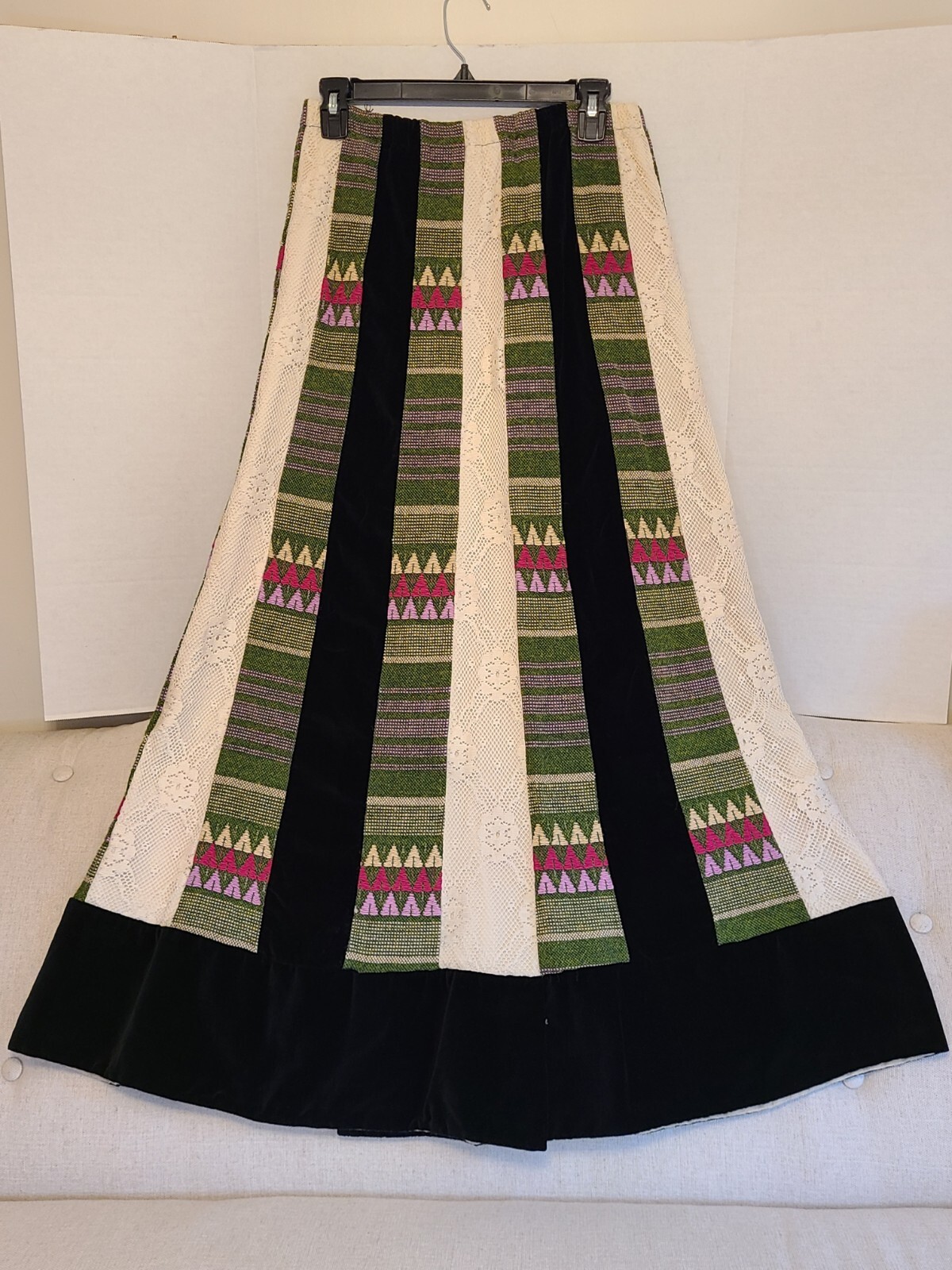 Vntg Boho Hippie Skirt 1970s Chessa Davis Skirt Velvet Lace Fabric L40 W30 H44