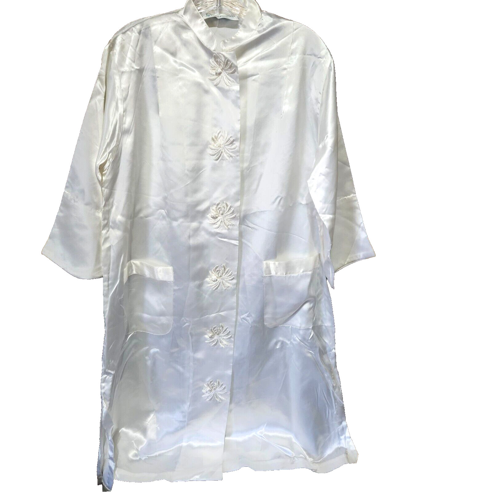 Vintage White Satin Robe/S-32-34/Leisure & Fashions/Buttons & 2 Pockets/Japan.