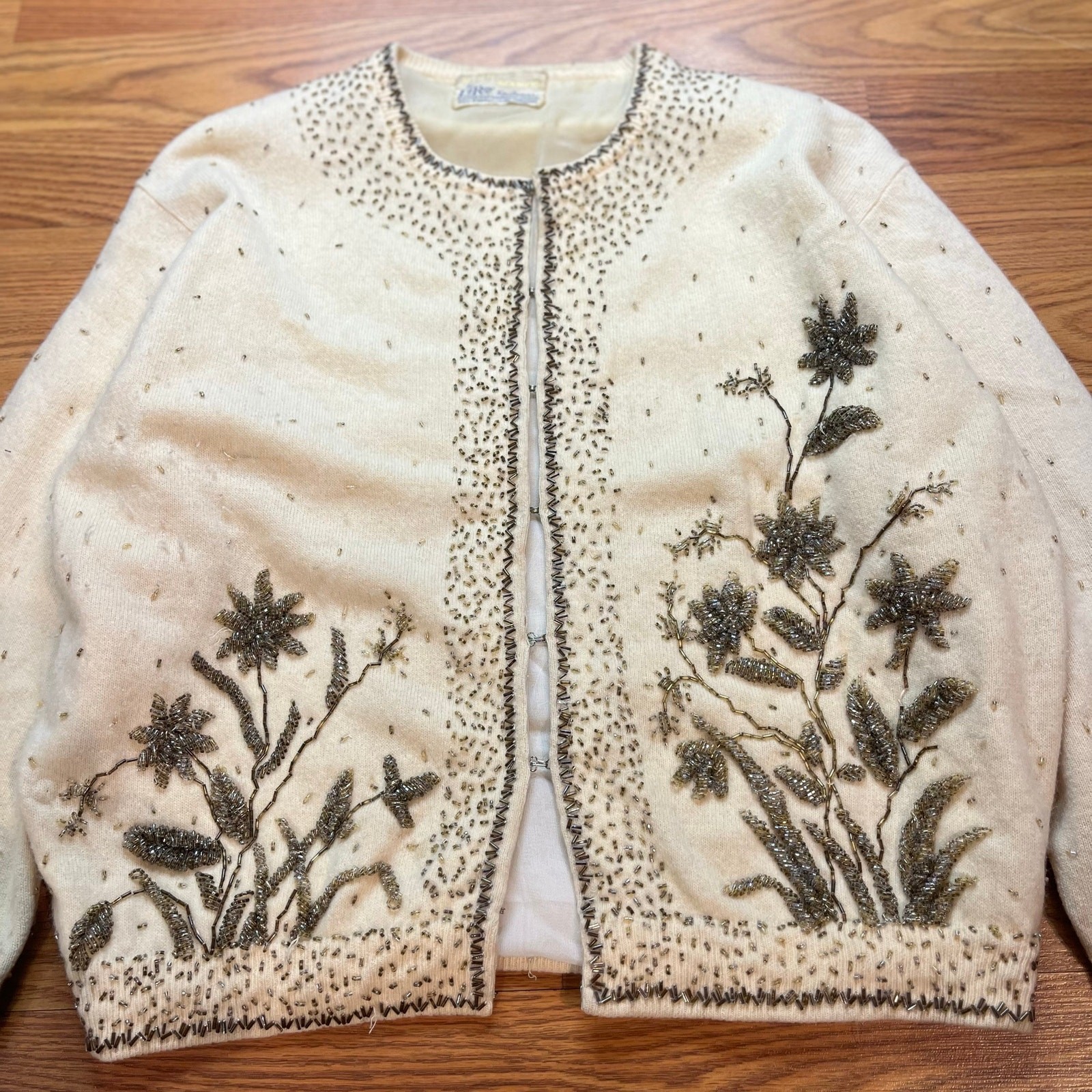 Vintage 1950s LeRoy Knitwear Beaded Floral Wool Cardigan Sweater Women’s M