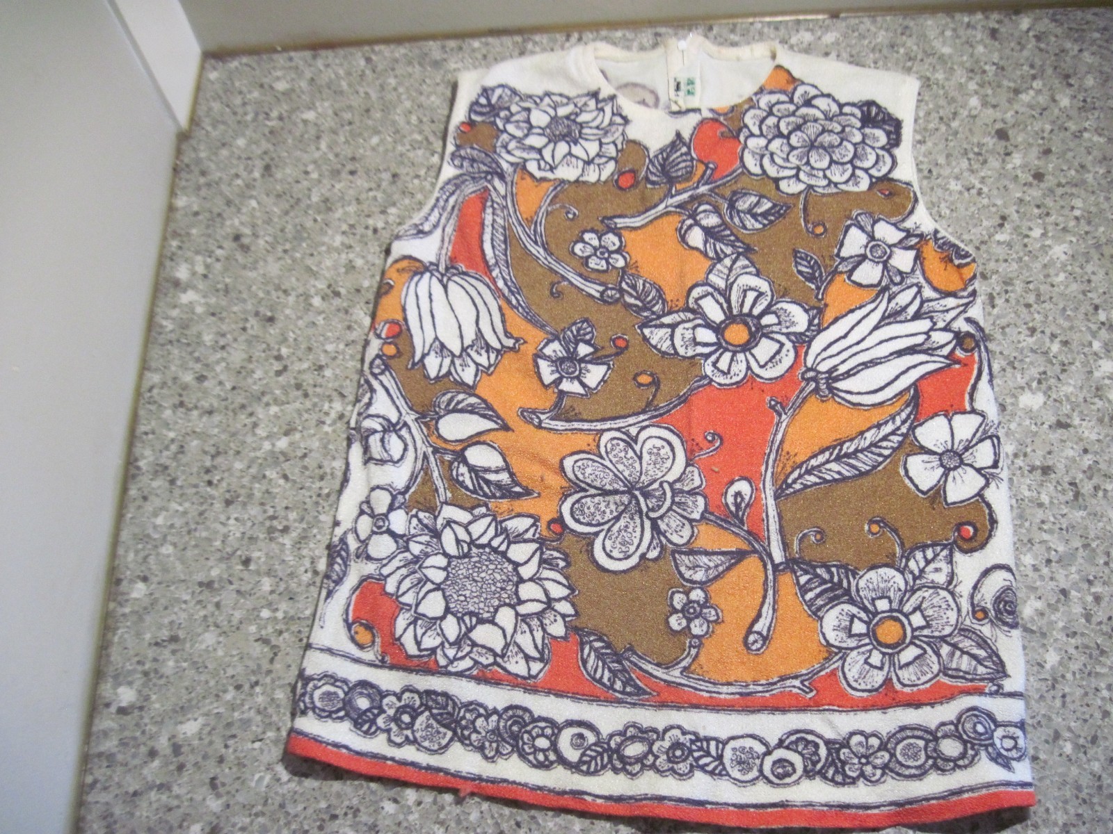 Vintage Textured Knit Sleeveless Zippered Woman’s Jersey Made In Hong Kong EUC