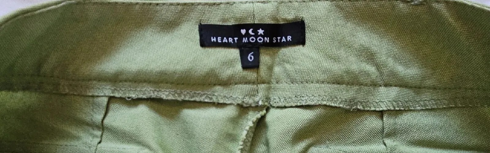 Heart Moon Star Women Capri Pants Green Size 6