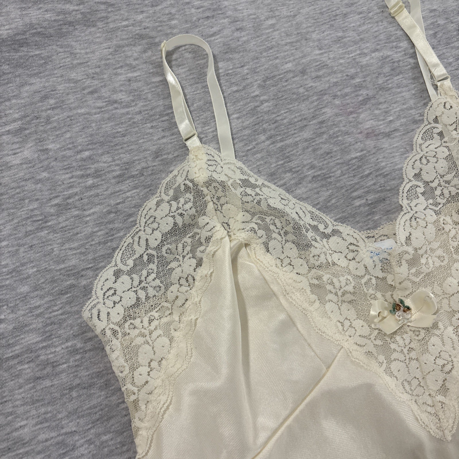 Vtg Sliperfection Nylon Tricot Ivory Lace Camisole Medium Whimsy Dainty
