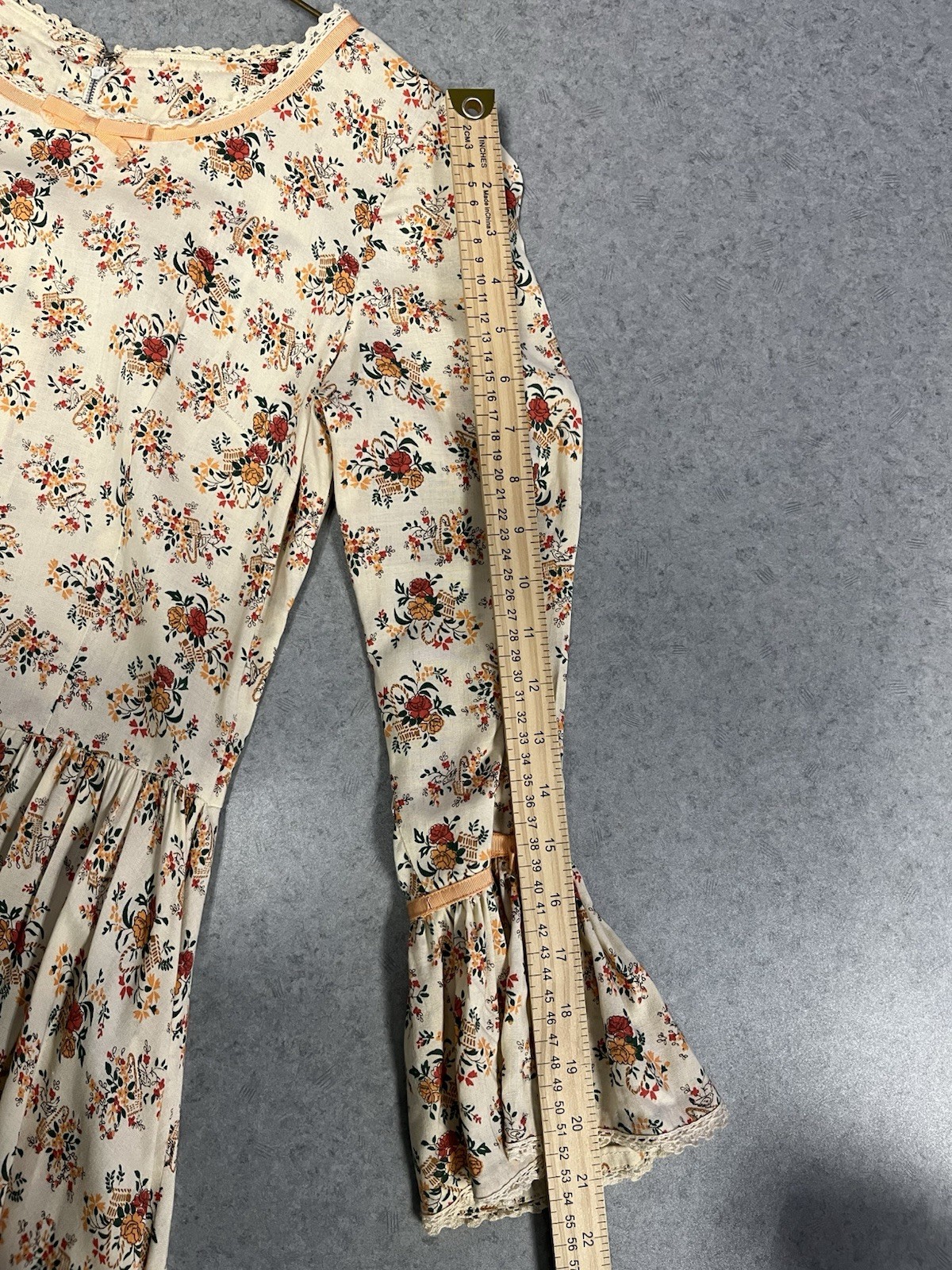 VTG Handmade Amish Prairie Dress w/ Bonnet Floral Calico CottageCore—XS/READ