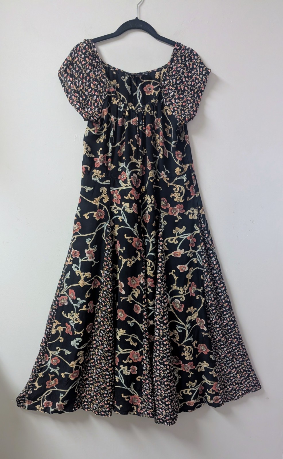 Vintage 90’s Nostalgia Floral Inset Tiny Flower Midi Rayon Dress S/M