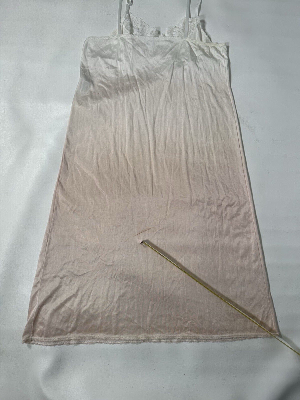 Vintage VASSARETTE Ombré White Blush Pink Silky Full Slip w/ Lace Size 28” 38/44