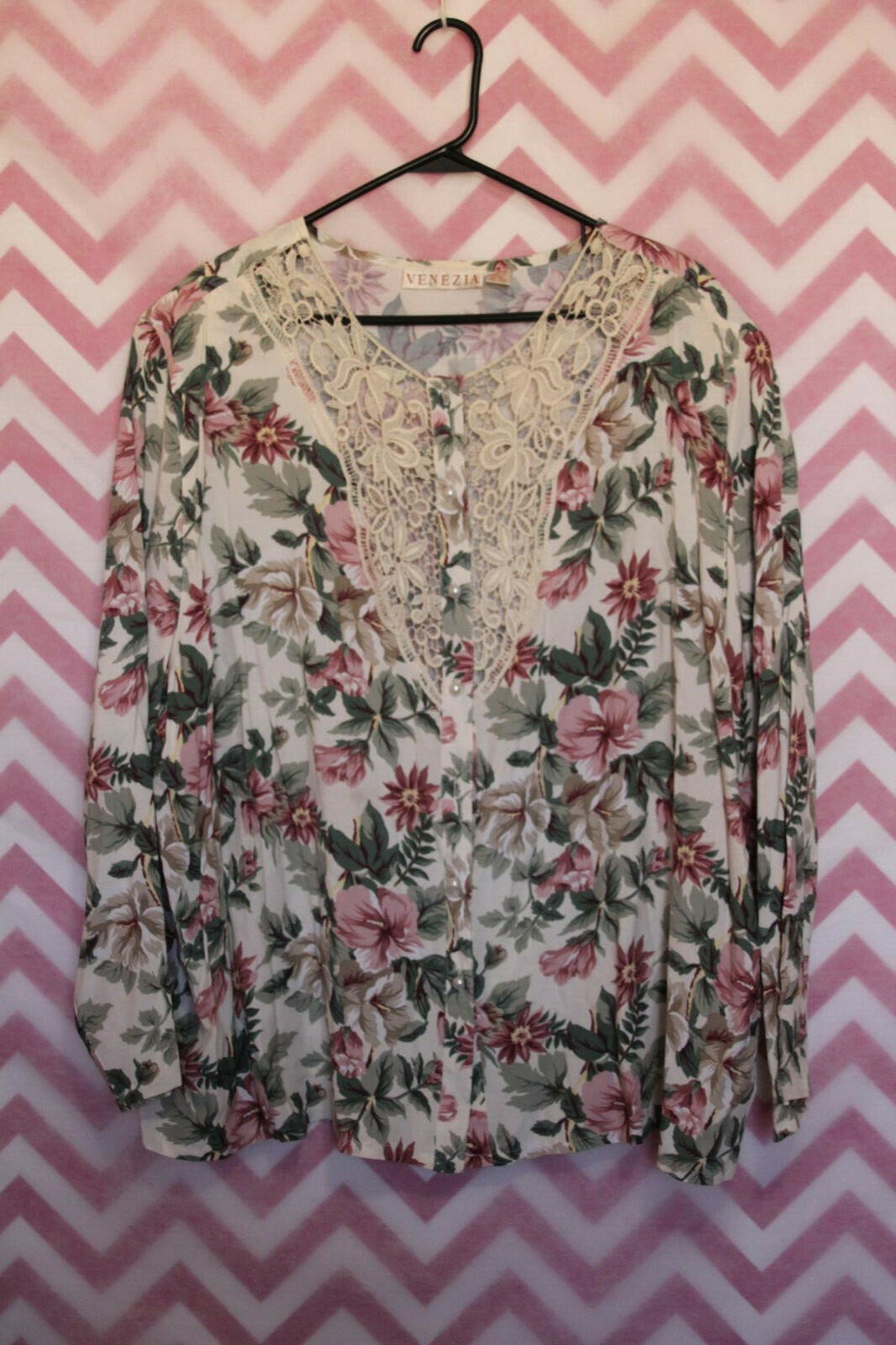 Venezia Long Sleeve Floral Lace Button-Up Blouse Size 26-28 Unique Vintage