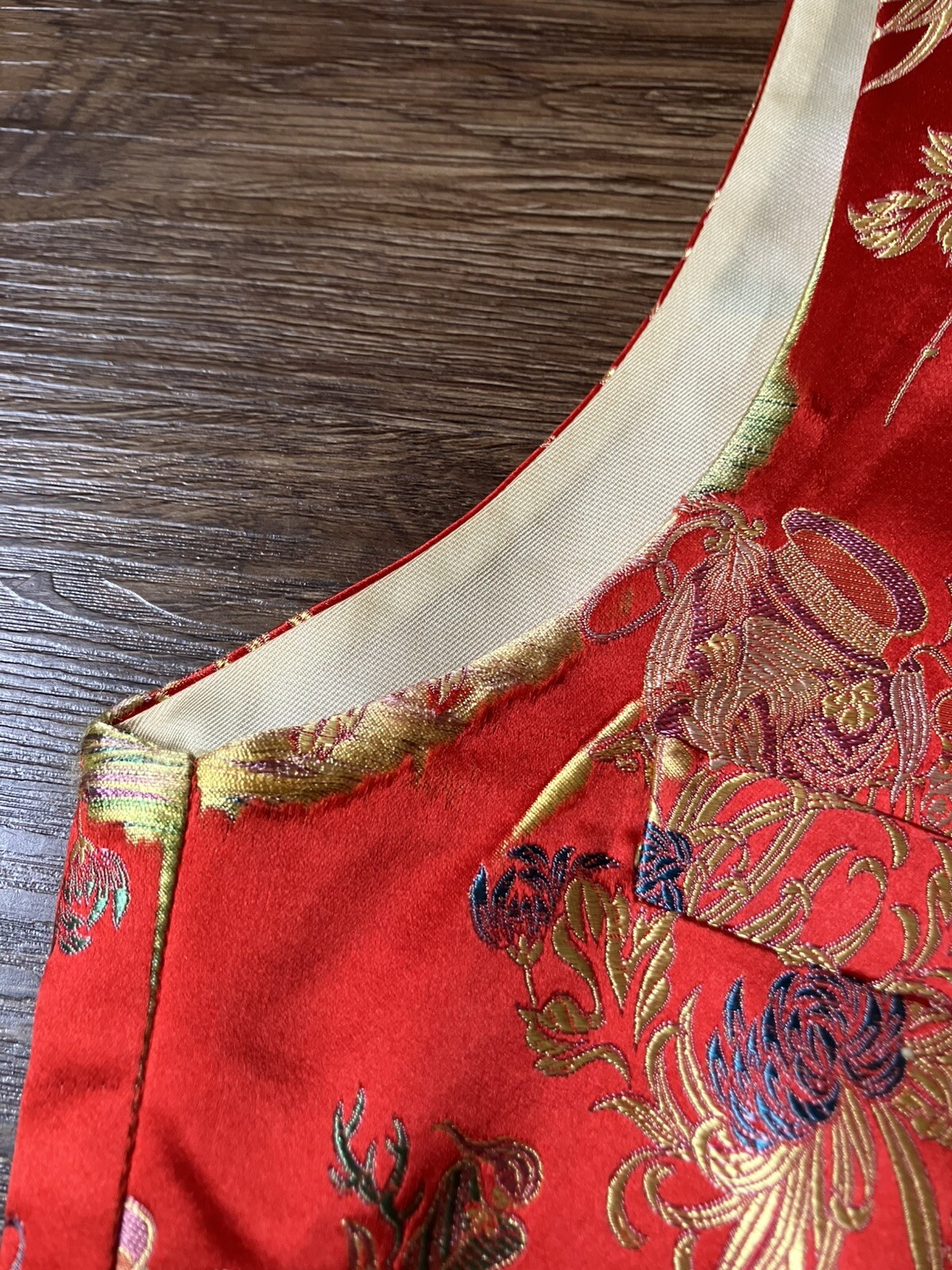 Vintage ’80s/’90s Asian-Inspired Red Brocade Button Up Vest Women’s Medium READ