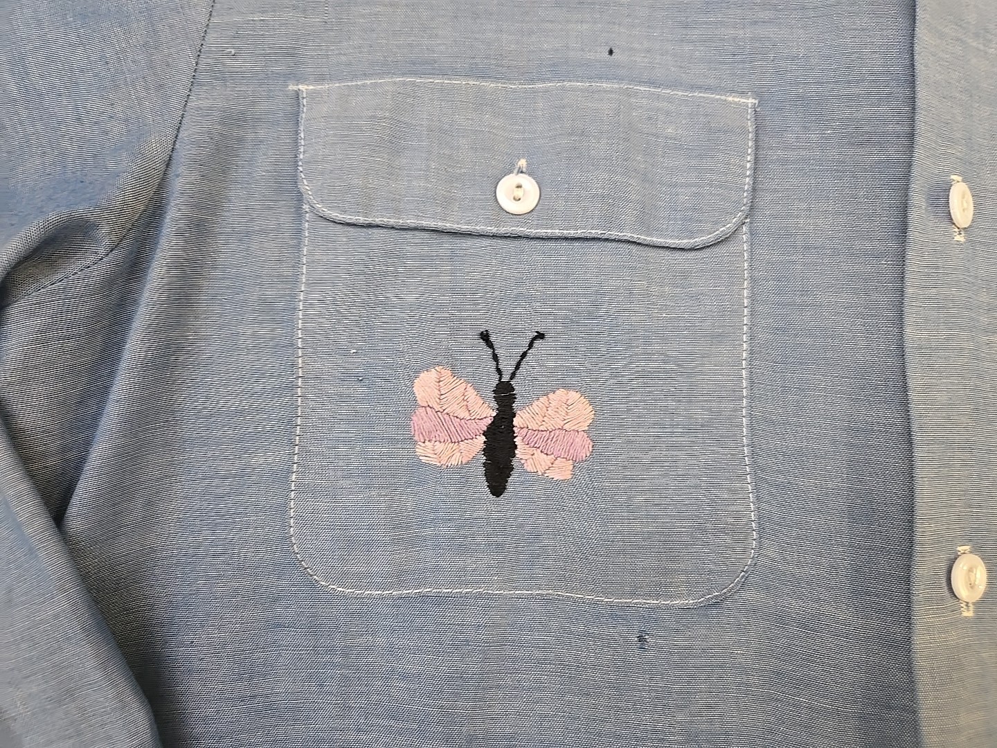 Big Mac Vtg 60s 70s Hand Embroidered Chambray Button-Up Shirt Womans Sz Large