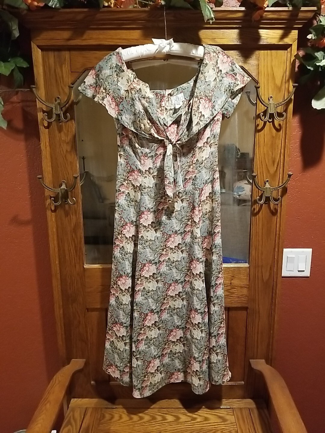 VTG Expo Floral Cottagecore Tea Party Dress Floral Size 8 Midi Sage Green Ivory