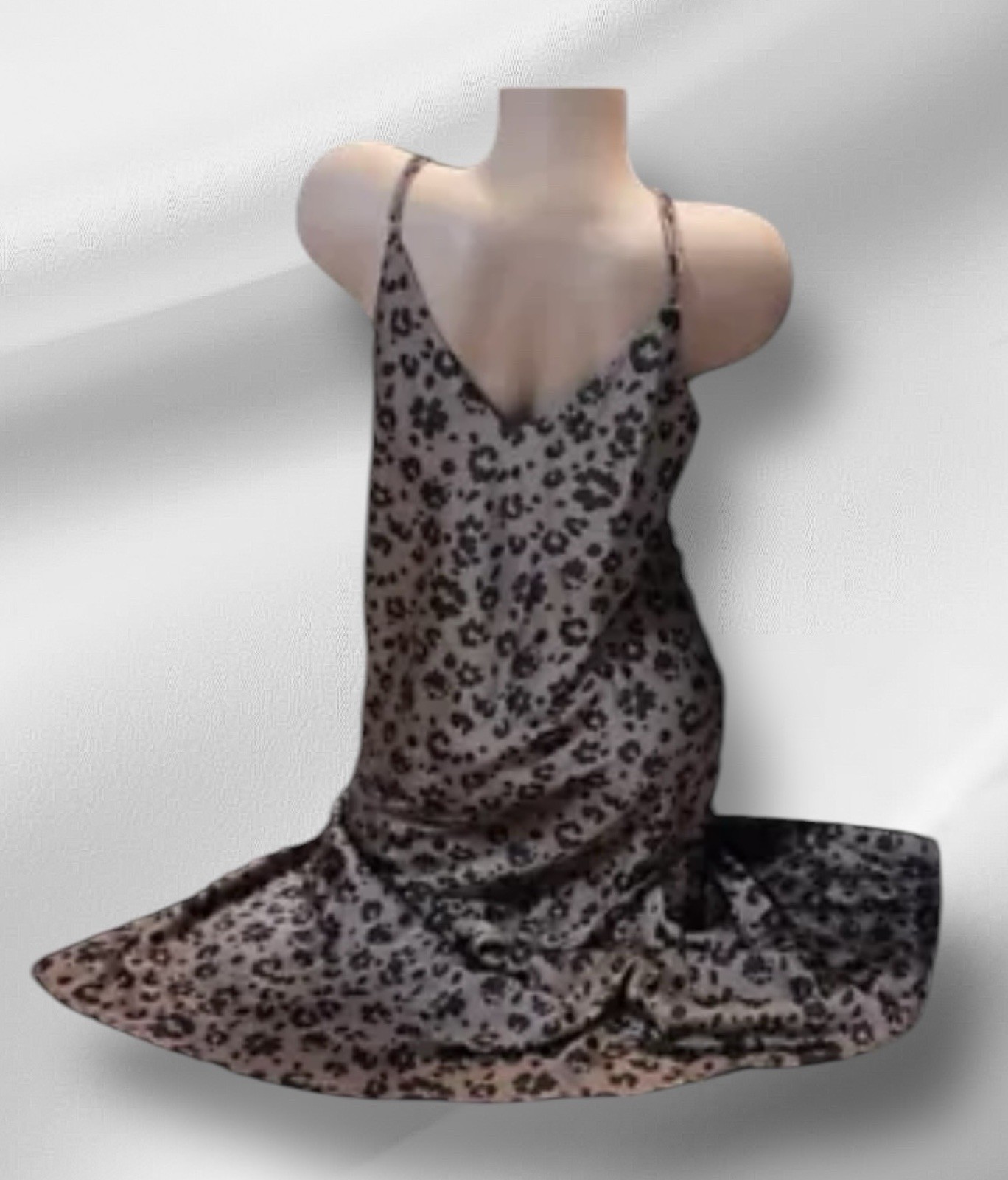 A. New Day Cheetah Leopard Silky Satin Long Nightgown Womens M NWT