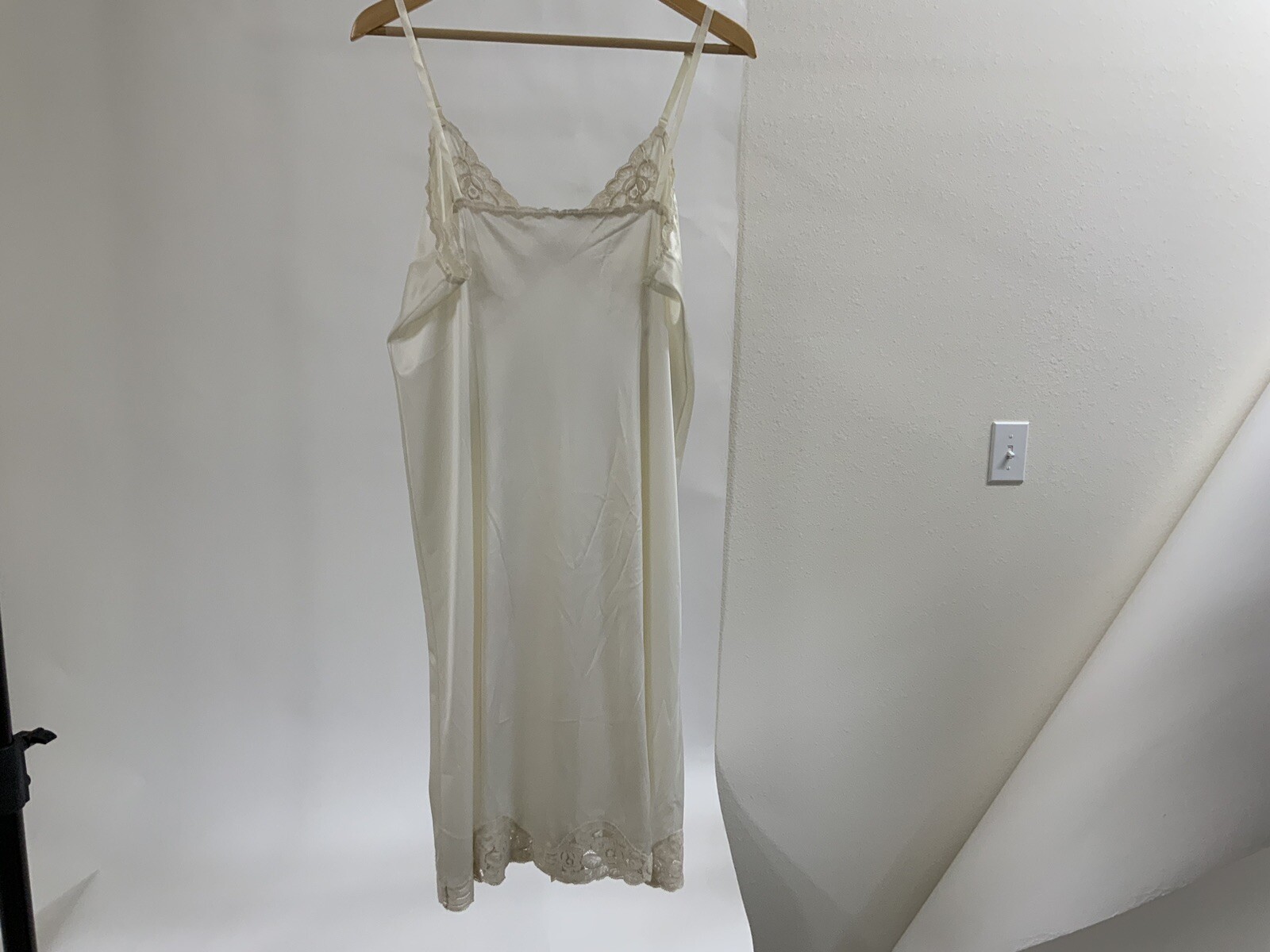 Vintage Ivory Silky Nylon Lace Full Long Slip Dress Lingerie Bust 19-1/2”