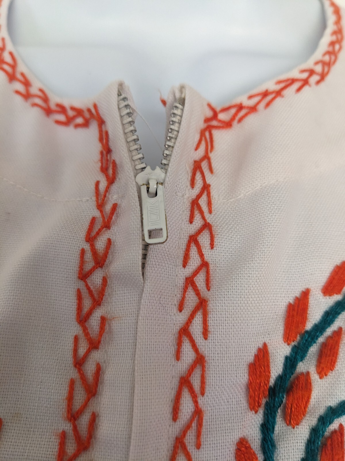 True Vintage Ethnic Hand Embroidered Floral White Tunic Maxi Dress Metal Zipper