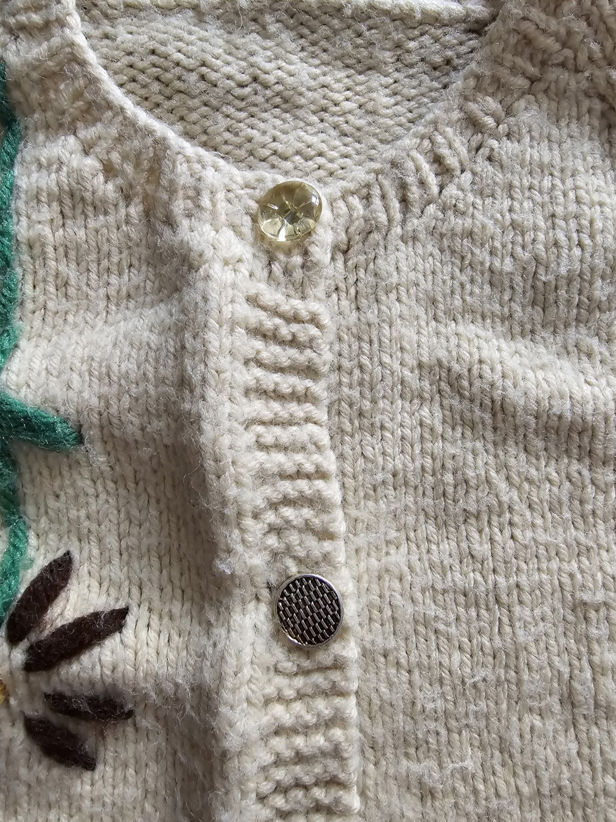 Vintage 60s 70s Cream Knitted Flower Sweater. Womens XS. Boho Hippie Cottagecore