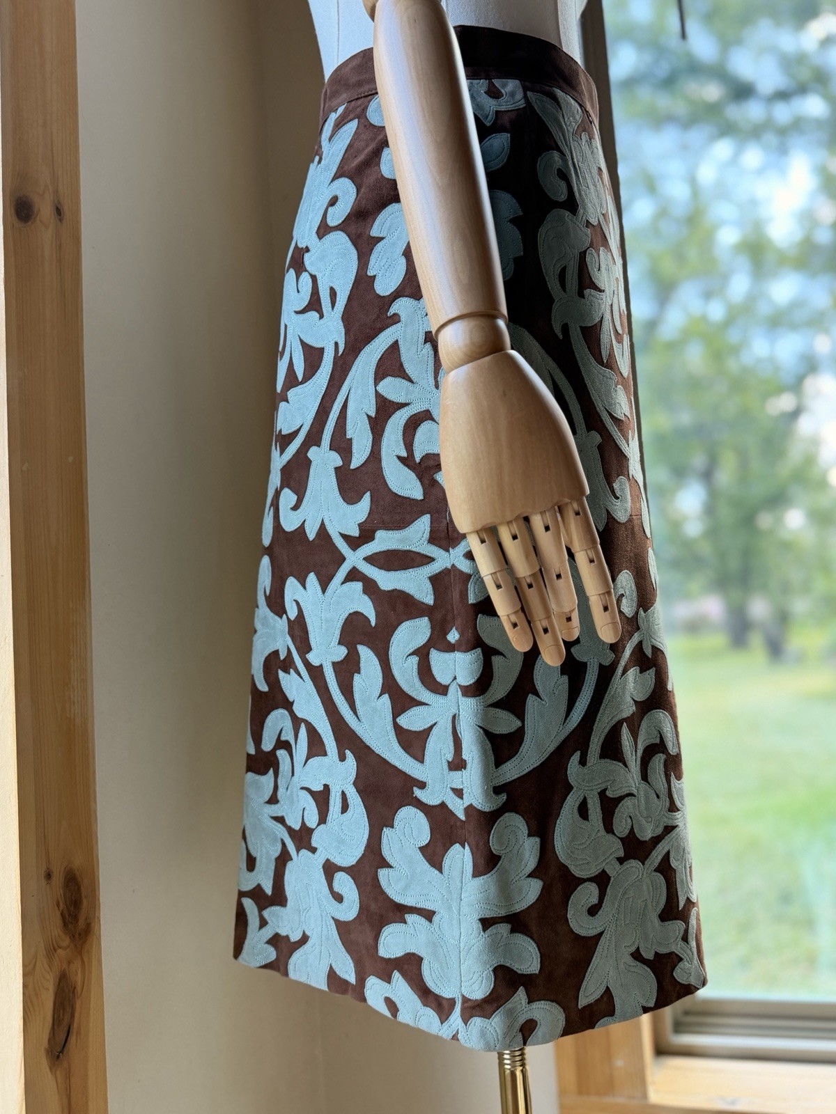 Vintage 80s VALENTINO Boutique Suede Leather Embroidered Details Skirt Size 44