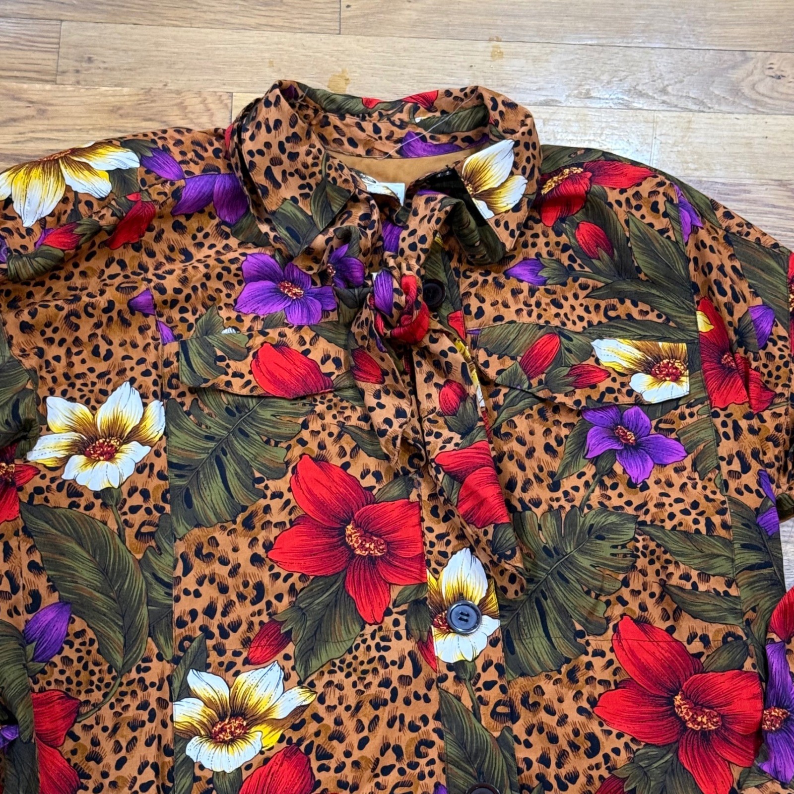 SK & Company Vintage Leopard Floral Rayon Tie Neck Button Up Jacket Womens 10