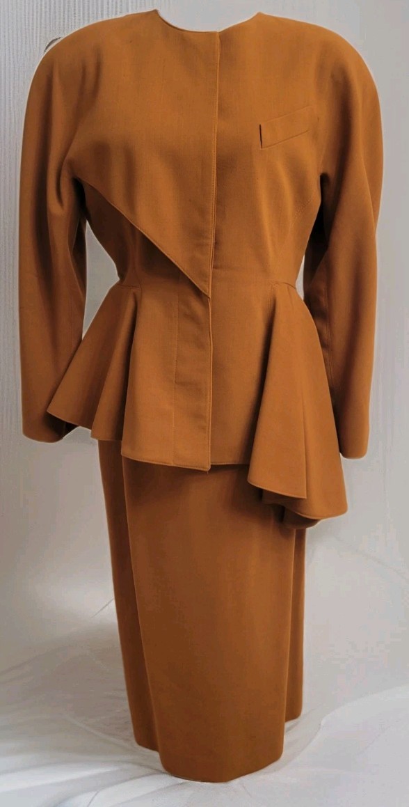 Vtg Skirt Suit Sz 8 French Import Couture 80’s Paris Wool Jacques Molko Note Gvc