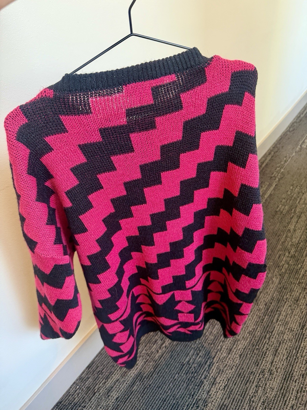 Vintage Compositions Made in Italy Geometric Sweater Pink Black Knit Size L