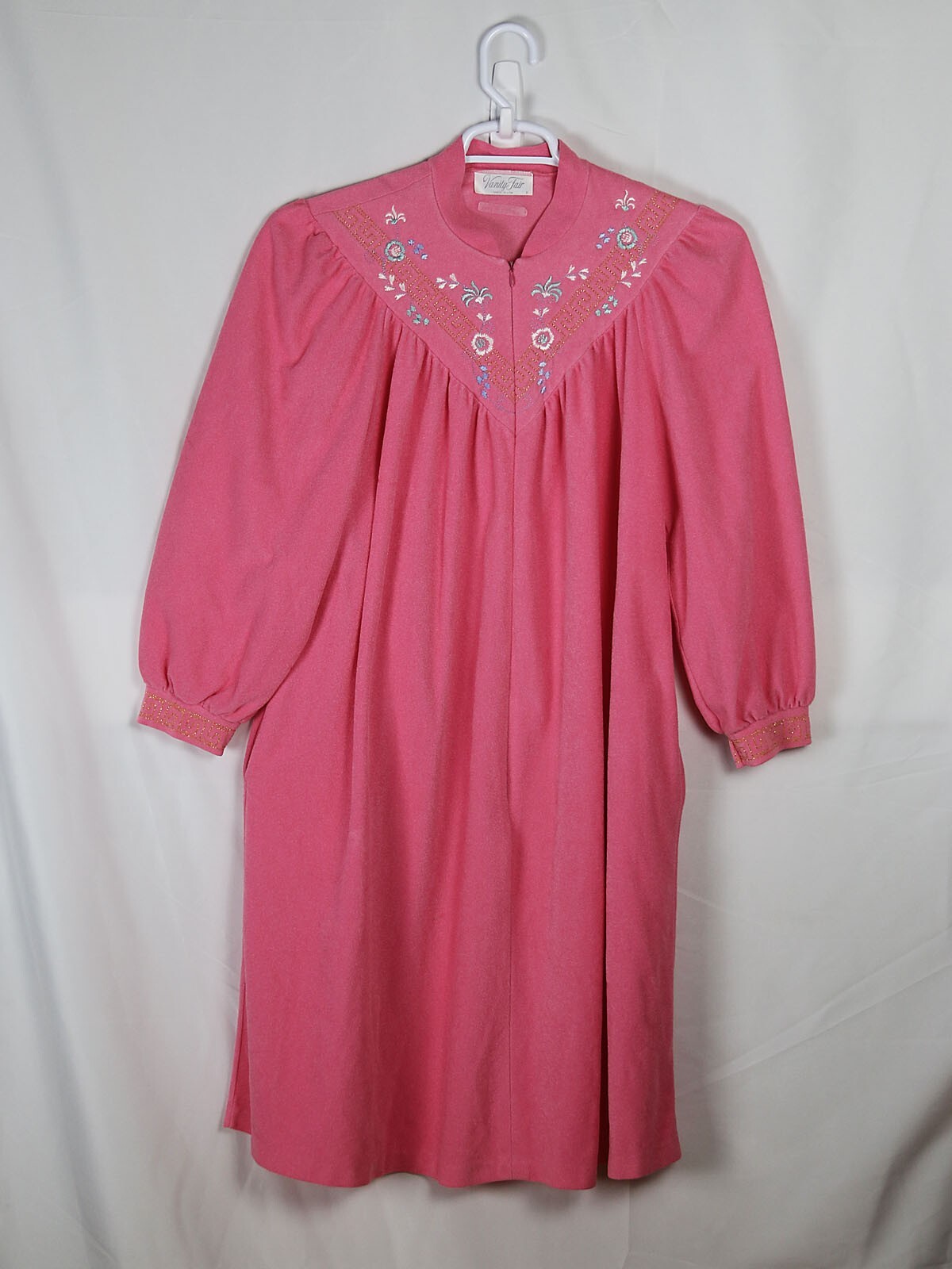 Vintage Vanity Fair Women’s Sz S Housecoat Pink Robe MCM Housewife Granny-Core