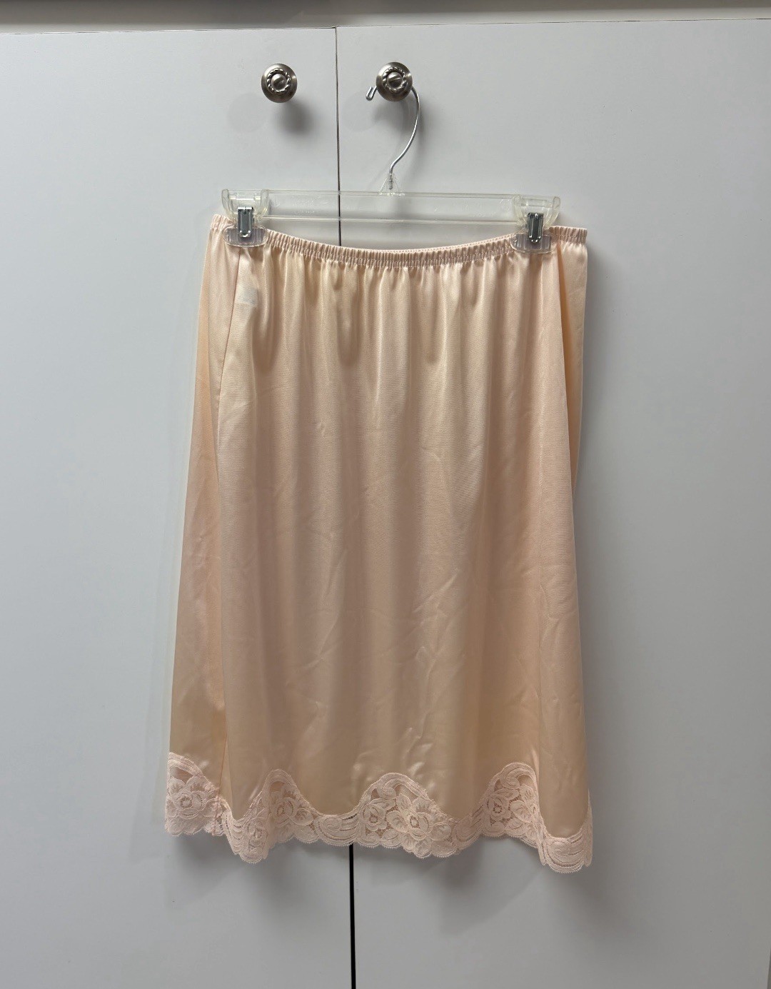 Vintage Vanity Fair Slip Size Large Peach/ Light Pink , Nylon Antron III 24”