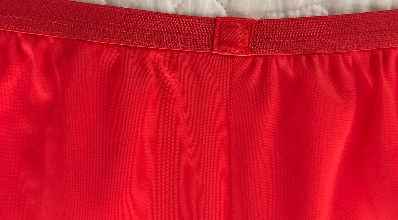 VINTAGE Sz Small 1960’s VANITY FAIR Tricot Nylon CORAL HALF SLIP ~ PILLOW TAB