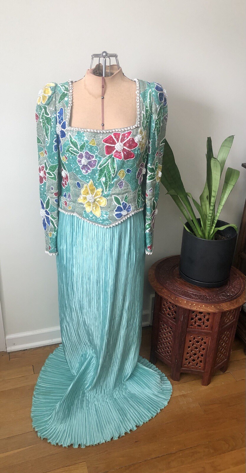 Richilene Mint Green Beaded Floral Dress For Neiman Marcus, M/L 1980’s-1990’s