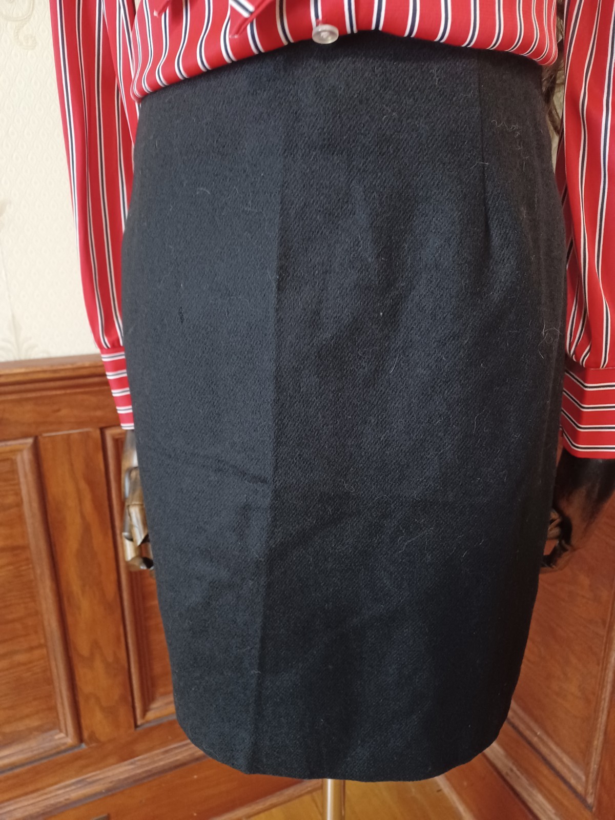 Vintage 1990s Black 100% Wool Ilyse Hart Ltd. Body-conscious Mini Skirt