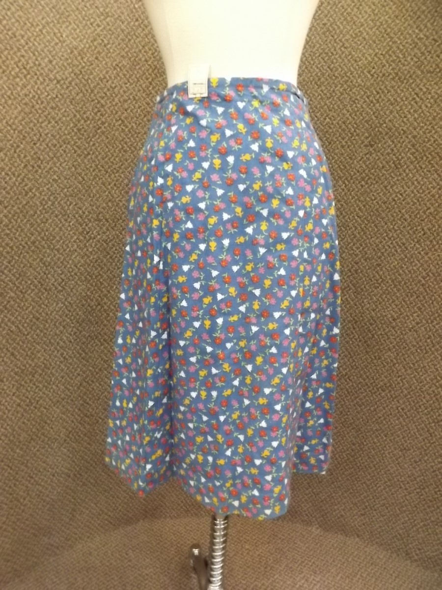 Summer Day Floral A-Line Skirt Vtg 1960s NEW NOS Sz 10 Sanforized Wash & Wear