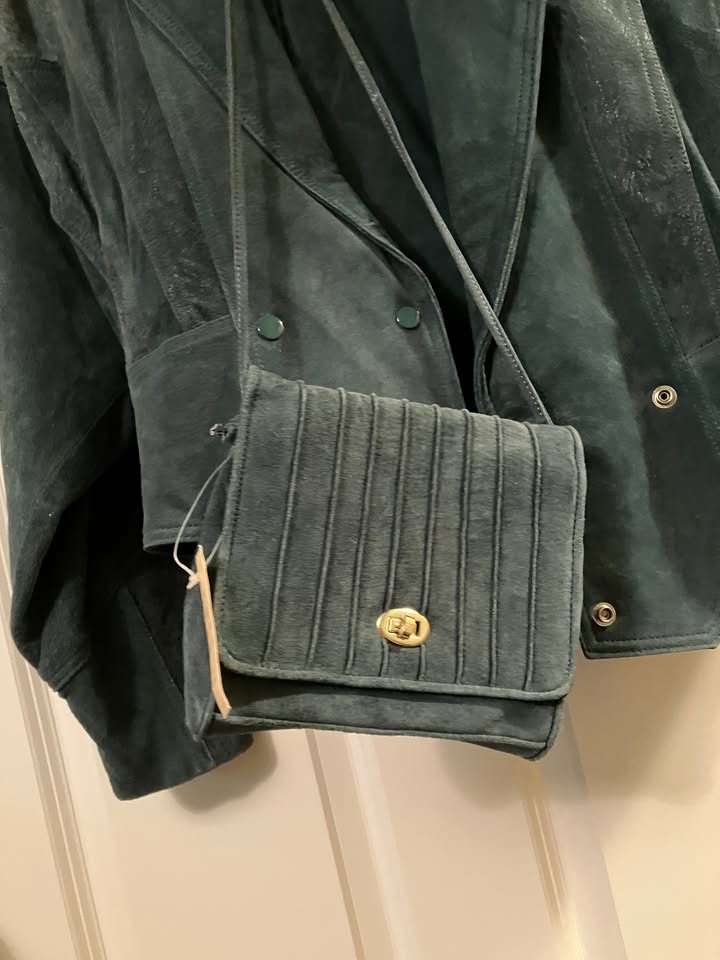 3 Piece Vintage NWT Chia Brand Suede Jacket (L) & Skirt (Size 12) & Matching Bag