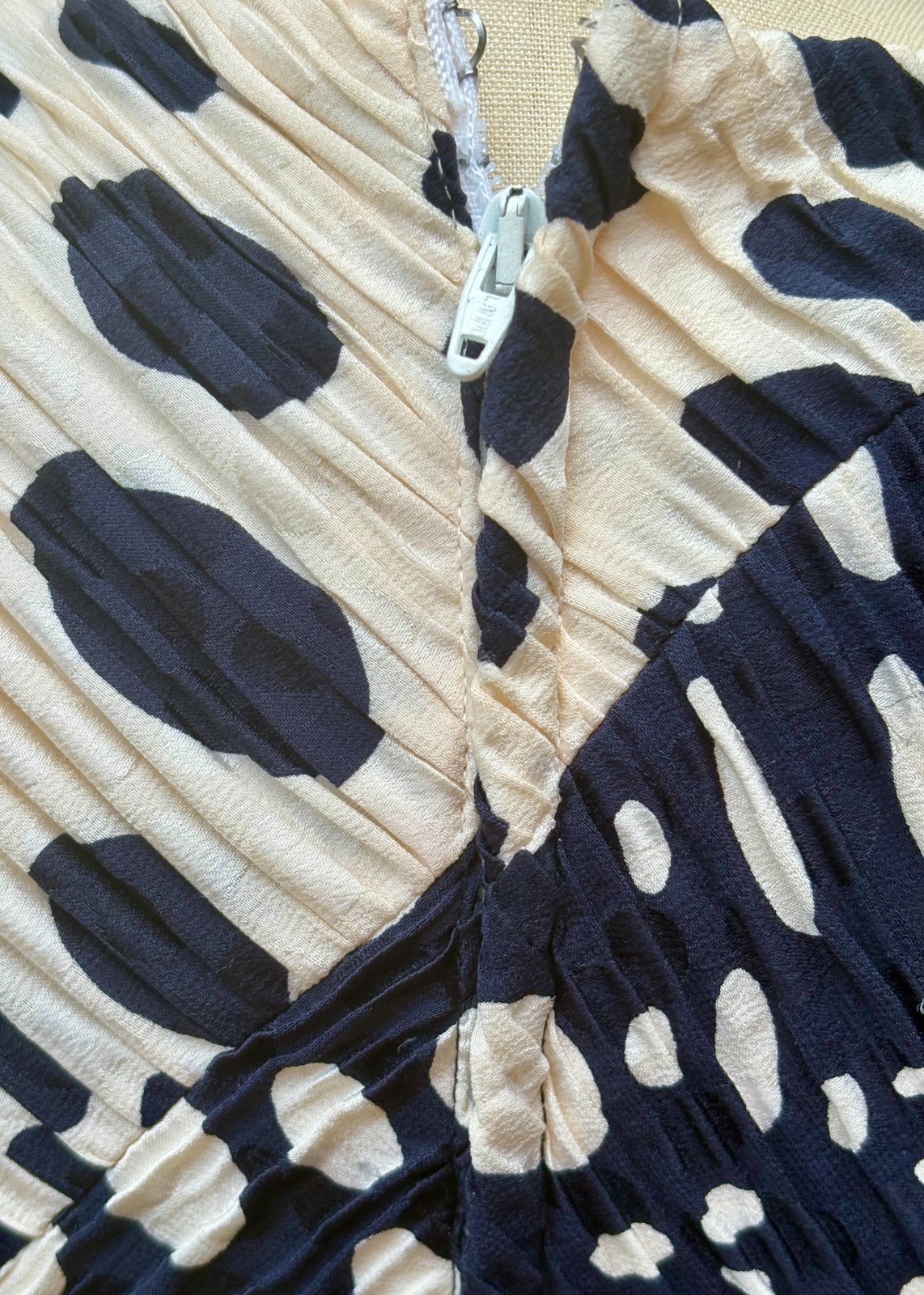 FONTANA DRESS vintage ITALY Veneziano BLACK WHITE POLKA DOTS body con ruched 44