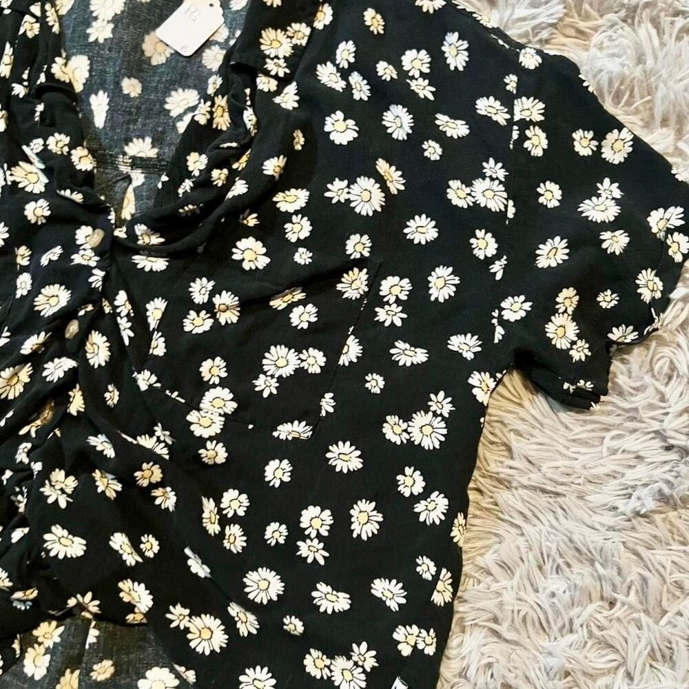 Hollister Floral Whimsygoth Fairy Grunge Preppy Indie Y2K Nostalgic Crop Top
