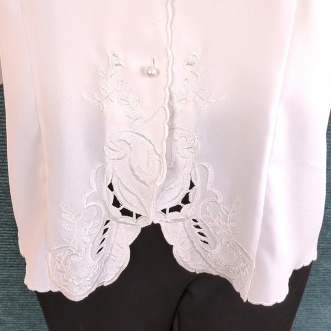 Christie & Jill Vintage ’80s Embroidered Eyelet White Blouse Made In Korea