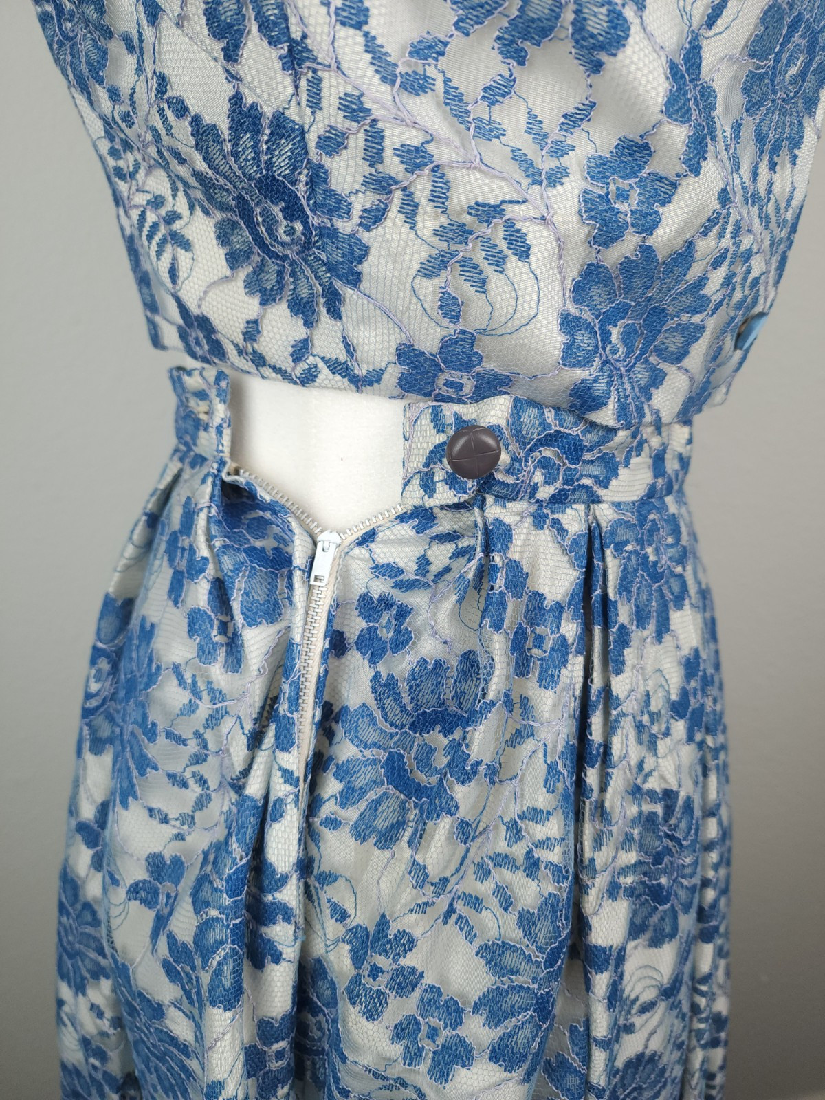 Vintage 1960s Blue White Lace Dress Set Lois Casper Pleated Skirt Button Back XS